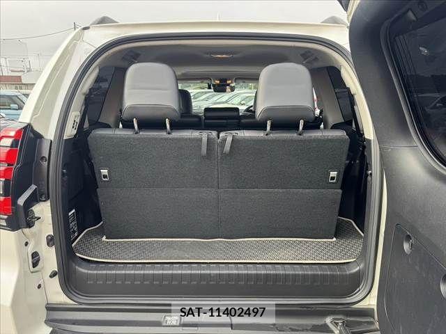 Toyota LAND CRUISER PRADO 2022-10 8880359-18