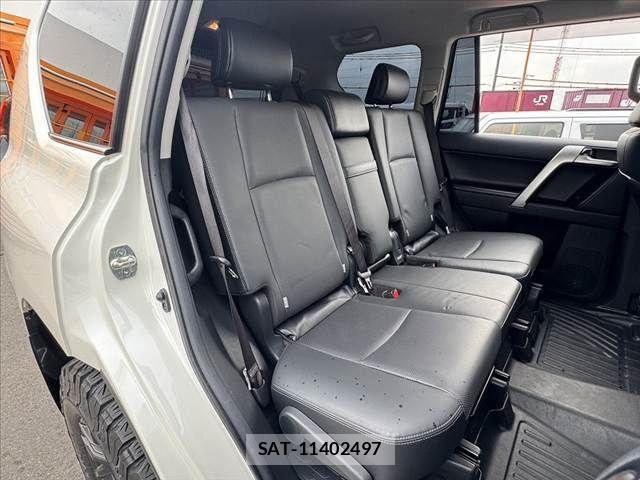Toyota LAND CRUISER PRADO 2022-10 8880359-19