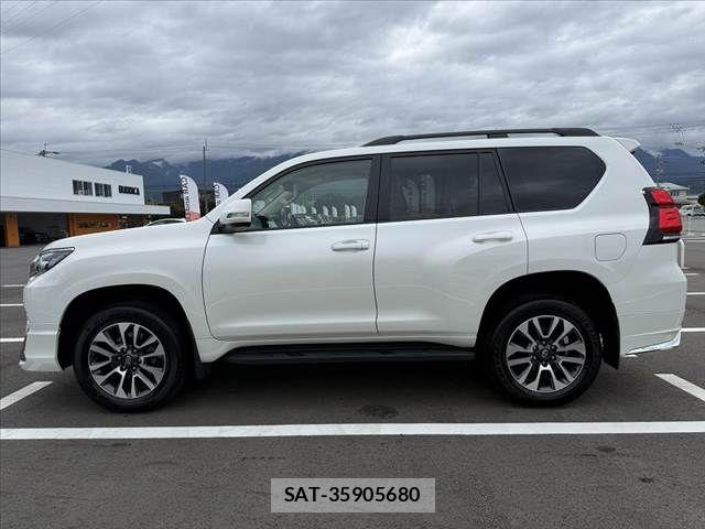 Toyota LAND CRUISER PRADO 2022-12 8880367-11