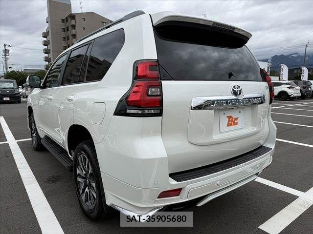 Toyota LAND CRUISER PRADO 2022-12 8880367-12