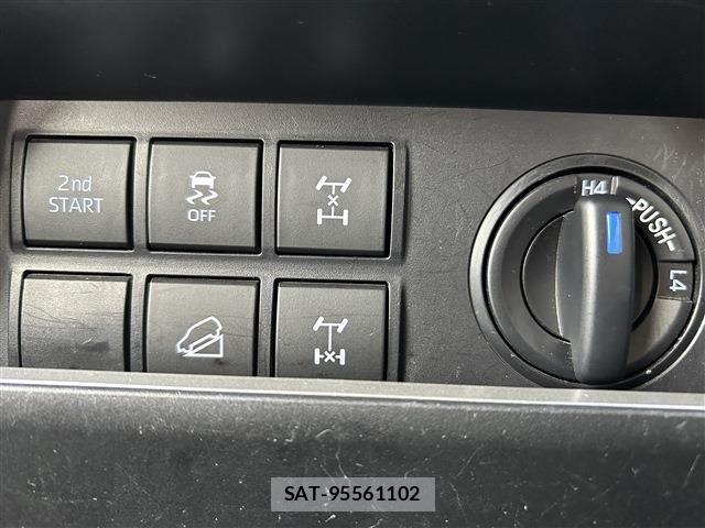 Toyota LAND CRUISER PRADO 2018-11 8880369-28