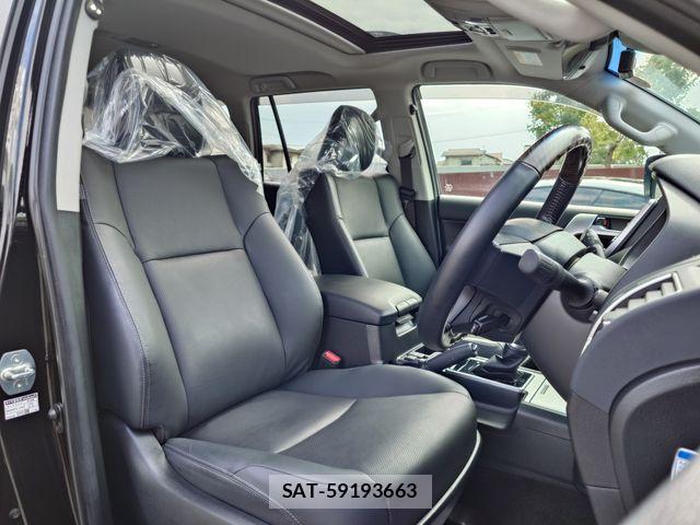 Toyota LAND CRUISER PRADO 2023-08 8880358-11