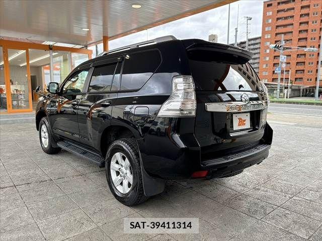 Toyota LAND CRUISER PRADO 2016-02 8880383-12