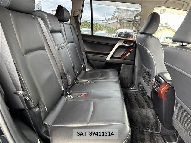 Toyota LAND CRUISER PRADO 2016-02 8880383-17