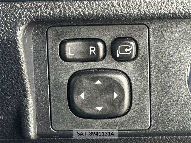 Toyota LAND CRUISER PRADO 2016-02 8880383-29