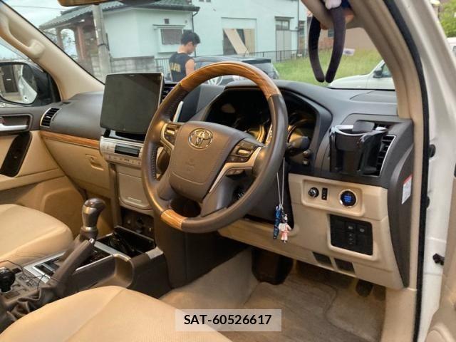 Toyota LAND CRUISER PRADO 2022-12 8880374-11