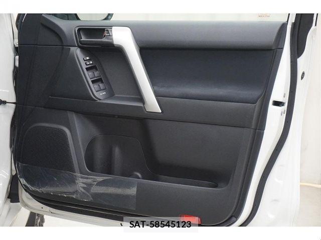 Toyota LAND CRUISER PRADO 2019-01 8880380-11