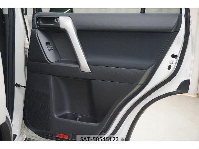 Toyota LAND CRUISER PRADO 2019-01 8880380-12