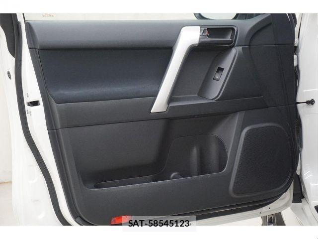 Toyota LAND CRUISER PRADO 2019-01 8880380-13