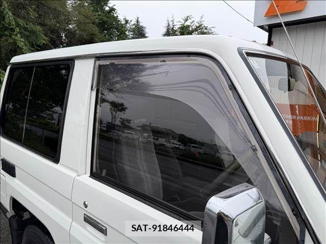Toyota LAND CRUISER PRADO 1990-09 8880382-29