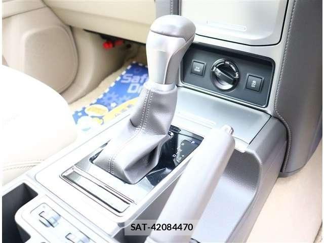 Toyota LAND CRUISER PRADO 2023-03 8880361-11