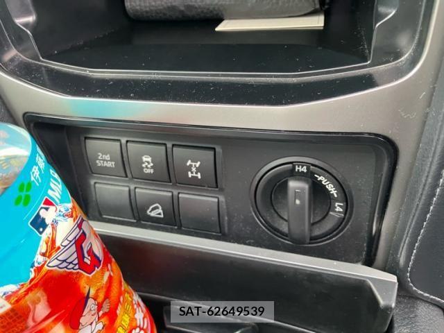 Toyota LAND CRUISER PRADO 2023-03 8880360-24