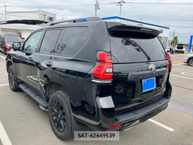 Toyota LAND CRUISER PRADO 2023-03 8880360-7