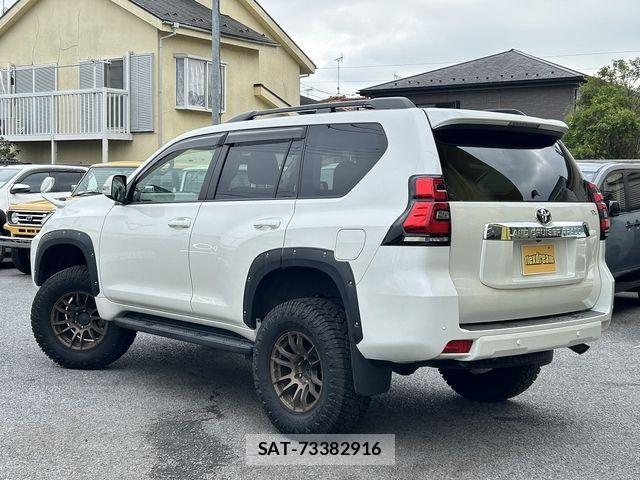 Toyota LAND CRUISER PRADO 2023-01 8880364-2