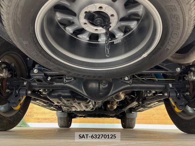 Toyota LAND CRUISER PRADO 2023-09 8883818-19