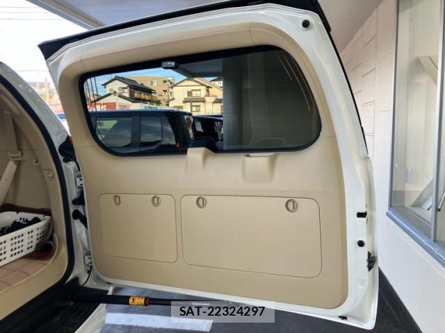 Toyota LAND CRUISER PRADO 2015-08 7220631-11