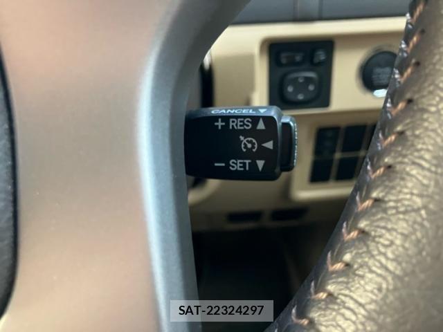 Toyota LAND CRUISER PRADO 2015-08 7220631-18