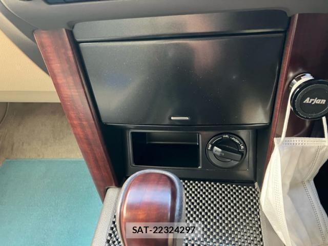 Toyota LAND CRUISER PRADO 2015-08 7220631-25
