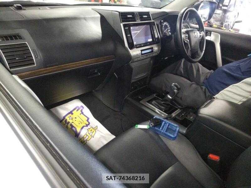 Toyota LAND CRUISER PRADO 2020-07 7889300-4