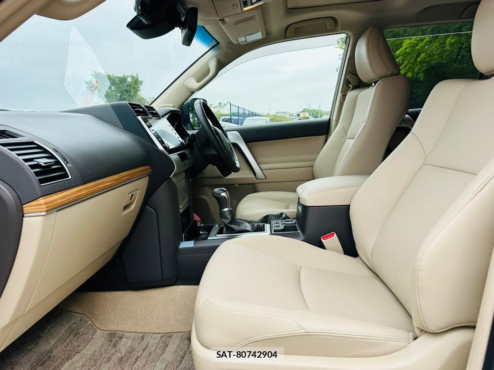 Toyota LAND CRUISER PRADO 2023 6558968-10