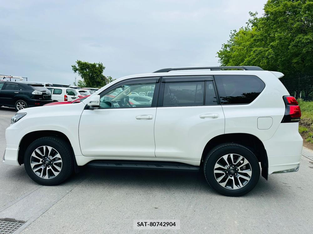 Toyota LAND CRUISER PRADO 2023 6558968-1