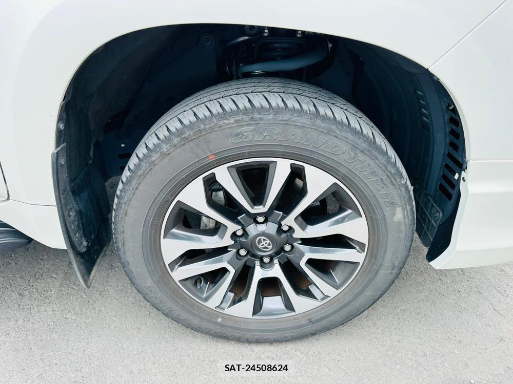 Toyota LAND CRUISER PRADO 2024 7013430-26