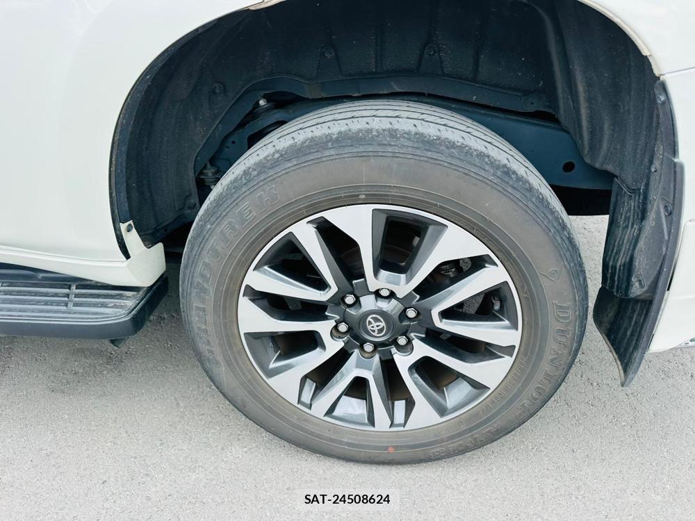 Toyota LAND CRUISER PRADO 2024 7013430-28