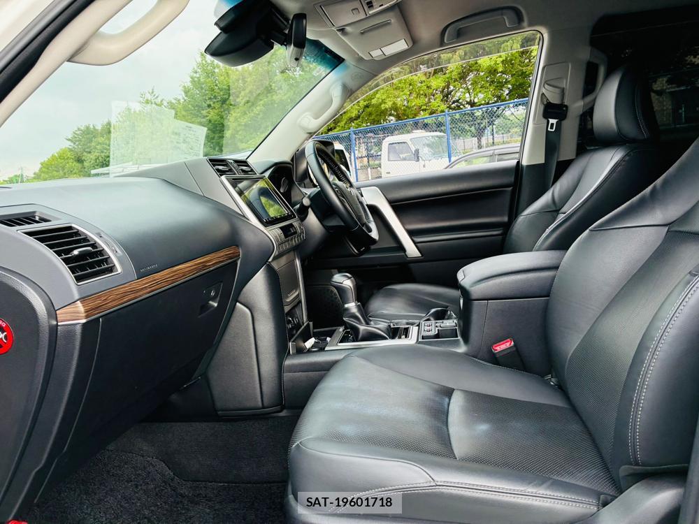 Toyota LAND CRUISER PRADO 2019-08 7686366-10