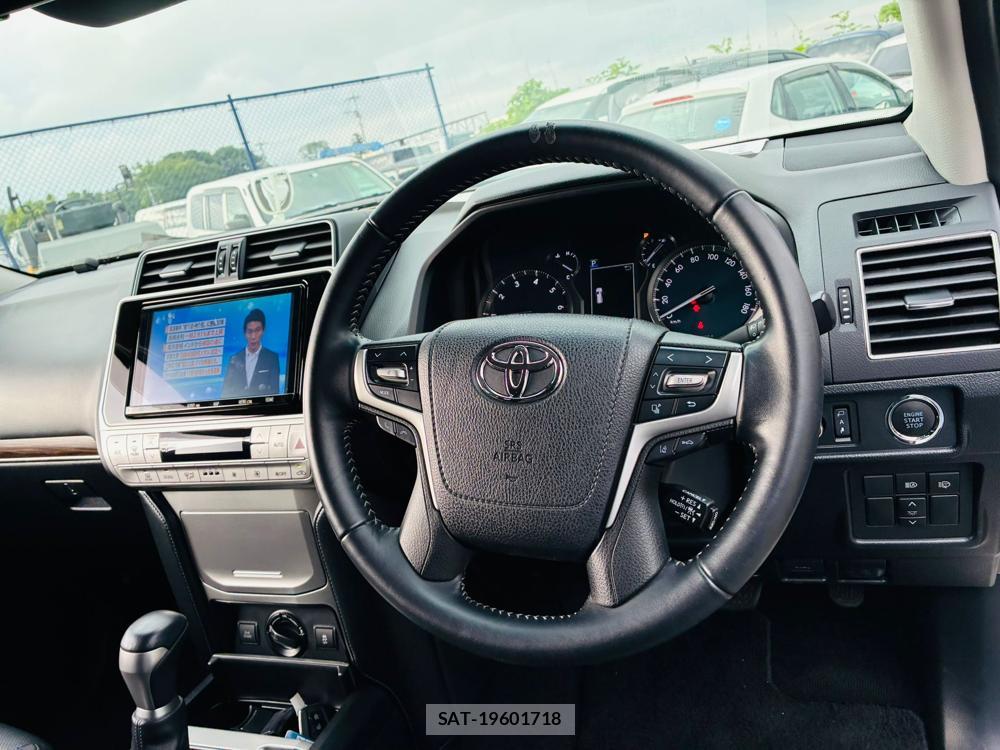 Toyota LAND CRUISER PRADO 2019-08 7686366-14