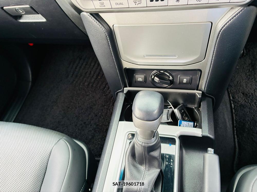 Toyota LAND CRUISER PRADO 2019-08 7686366-19