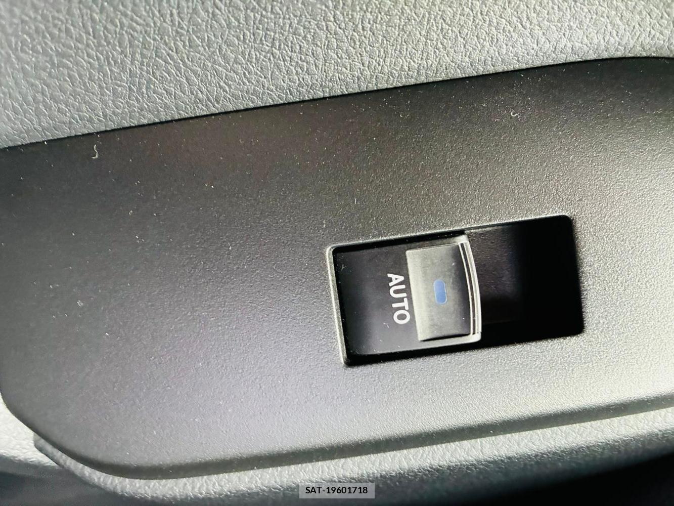 Toyota LAND CRUISER PRADO 2019-08 7686366-23