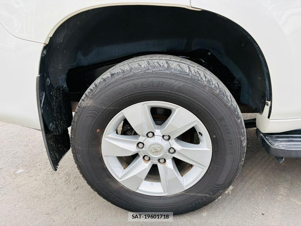 Toyota LAND CRUISER PRADO 2019-08 7686366-27