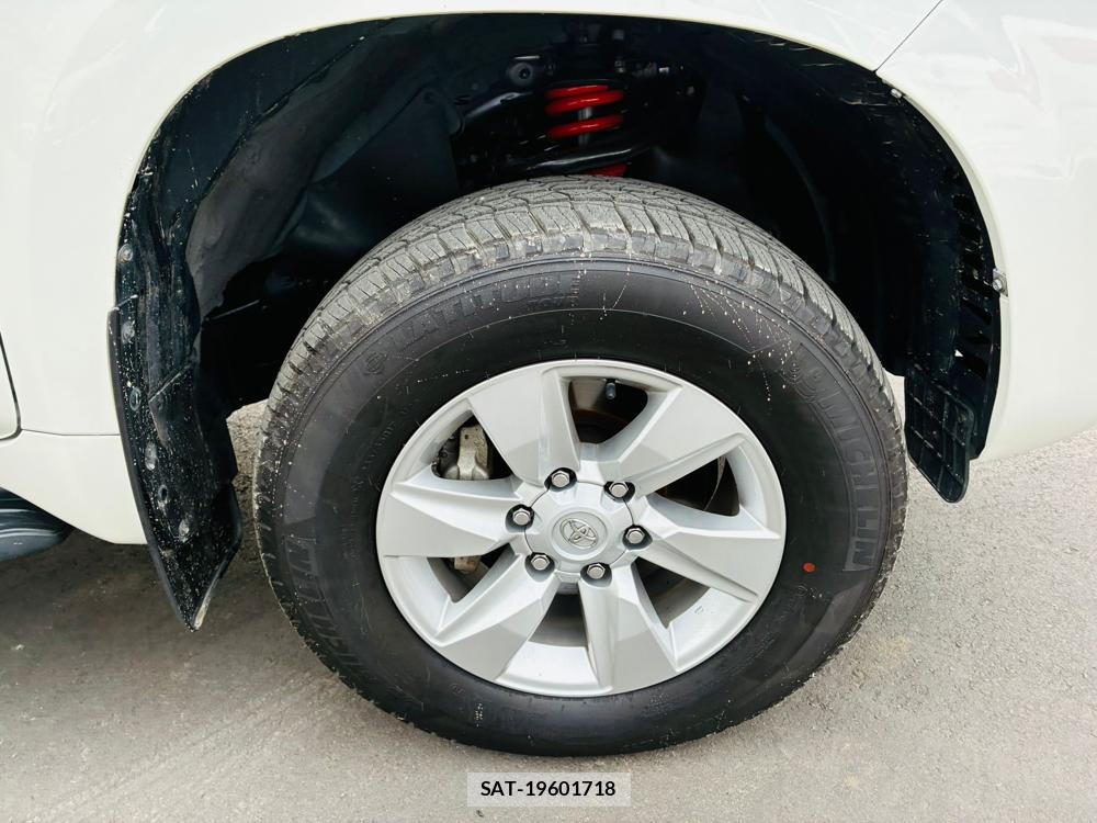 Toyota LAND CRUISER PRADO 2019-08 7686366-28