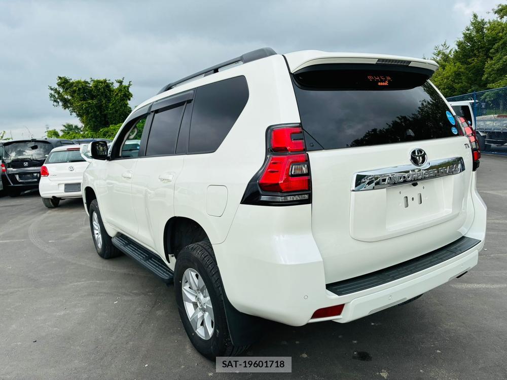 Toyota LAND CRUISER PRADO 2019-08 7686366-2