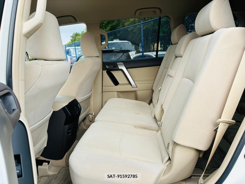 Toyota LAND CRUISER PRADO 2019-06 7686368-9
