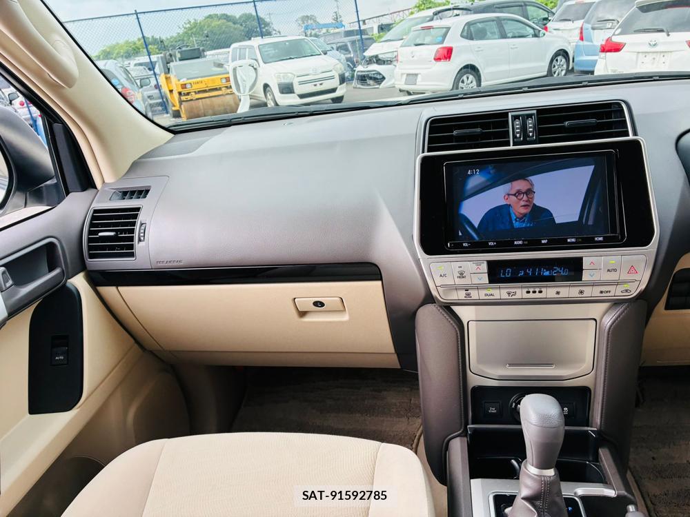 Toyota LAND CRUISER PRADO 2019-06 7686368-17