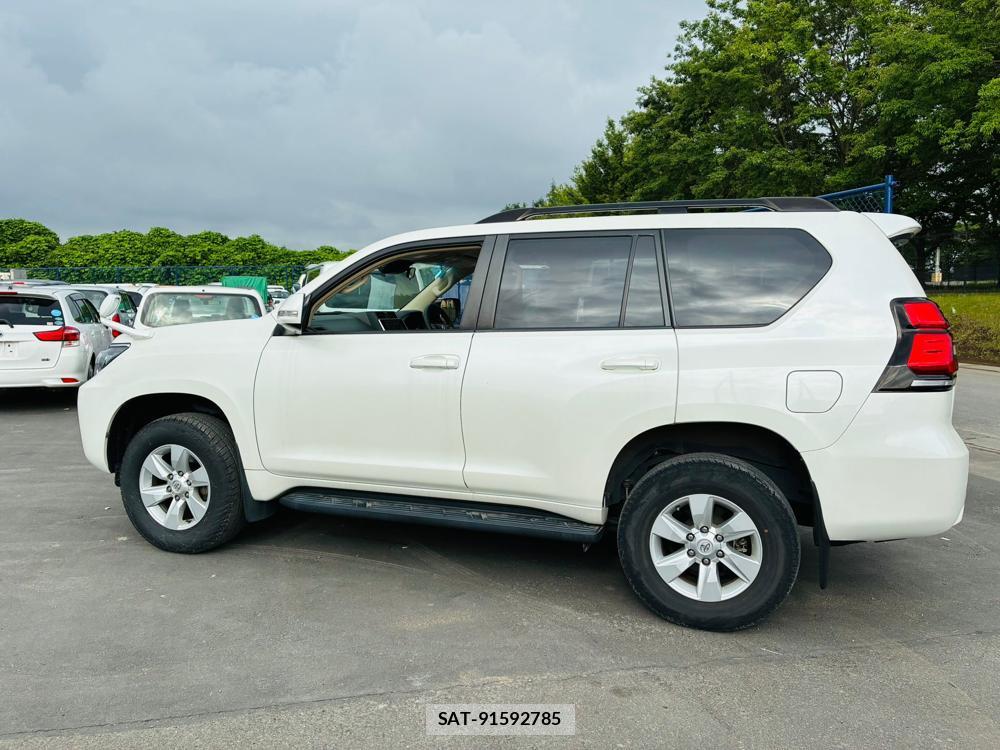 Toyota LAND CRUISER PRADO 2019-06 7686368-1