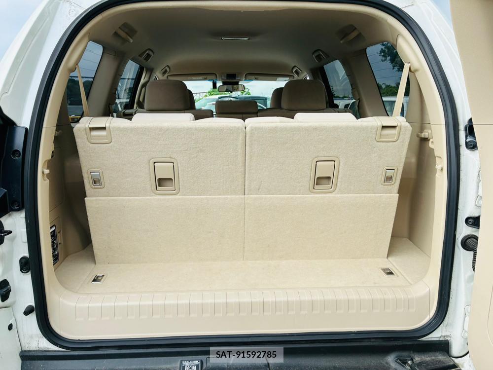 Toyota LAND CRUISER PRADO 2019-06 7686368-25