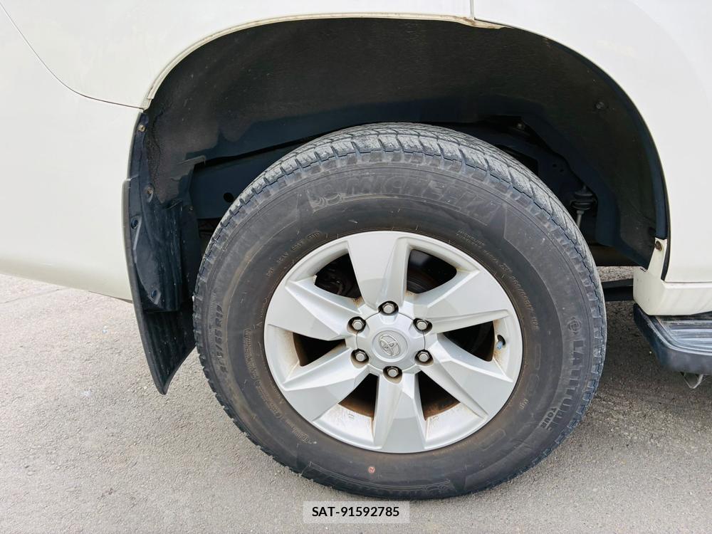 Toyota LAND CRUISER PRADO 2019-06 7686368-27