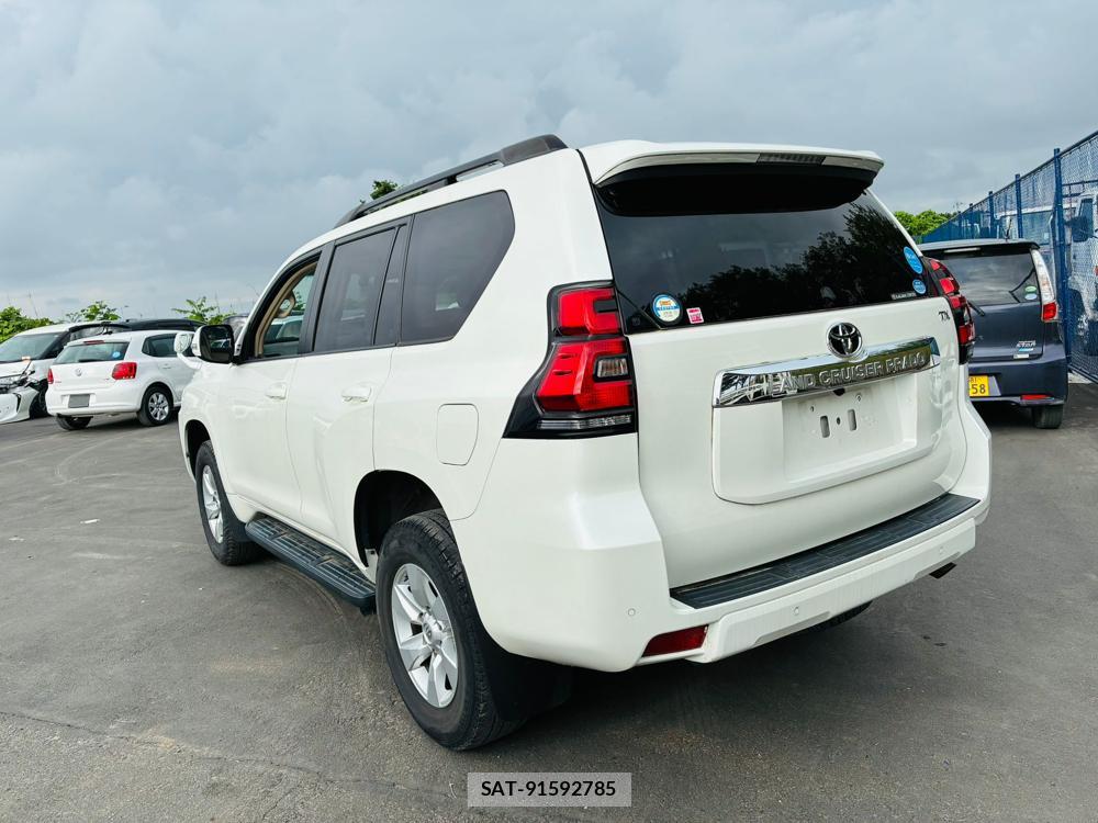 Toyota LAND CRUISER PRADO 2019-06 7686368-2