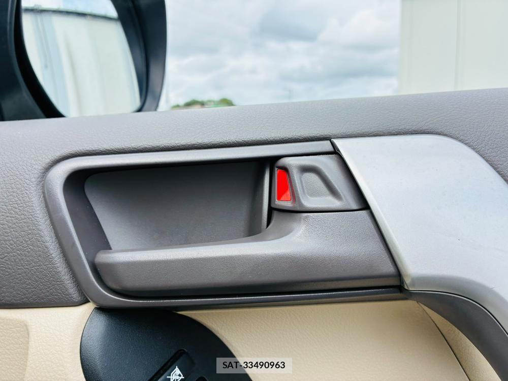Toyota LAND CRUISER PRADO 2019-04 7970703-17
