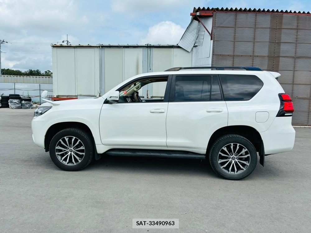 Toyota LAND CRUISER PRADO 2019-04 7970703-1