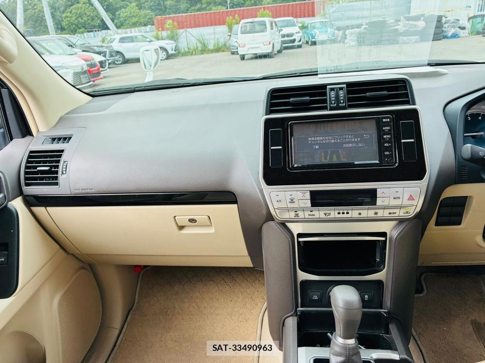 Toyota LAND CRUISER PRADO 2019-04 7970703-21