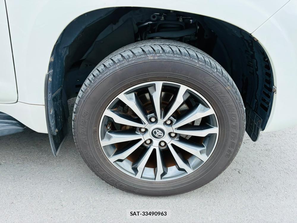 Toyota LAND CRUISER PRADO 2019-04 7970703-27