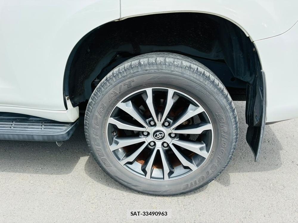 Toyota LAND CRUISER PRADO 2019-04 7970703-29