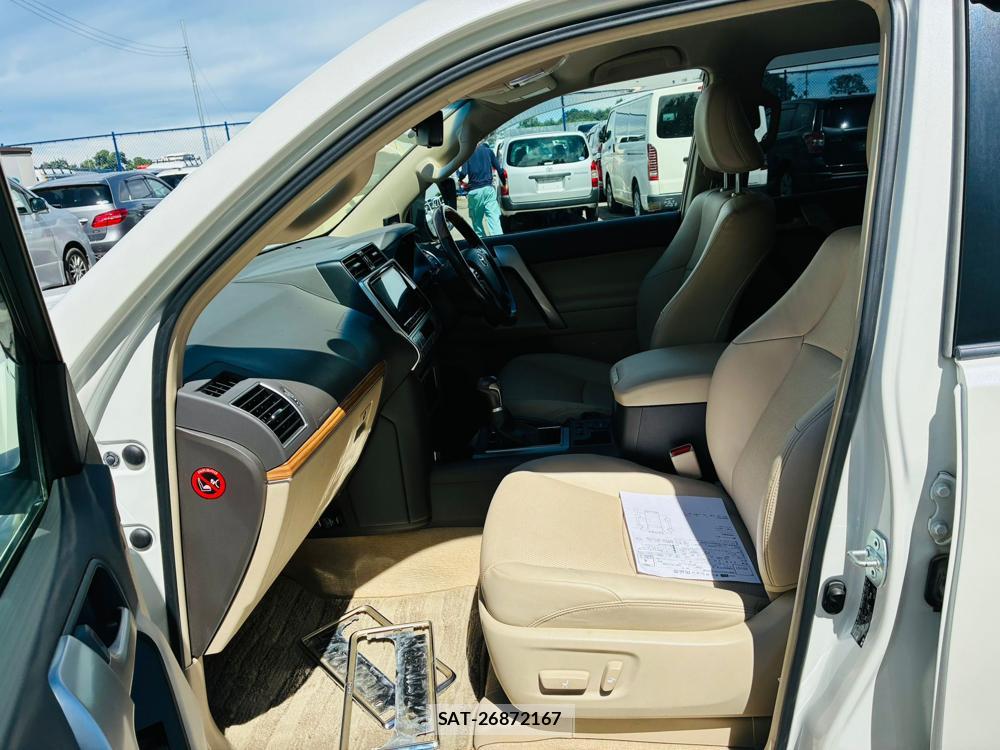 Toyota LAND CRUISER PRADO 2020-05 8484641-10