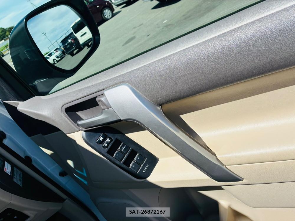 Toyota LAND CRUISER PRADO 2020-05 8484641-23