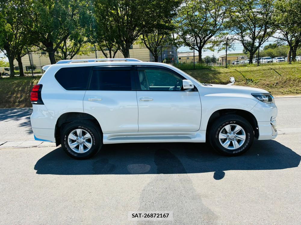 Toyota LAND CRUISER PRADO 2020-05 8484641-5