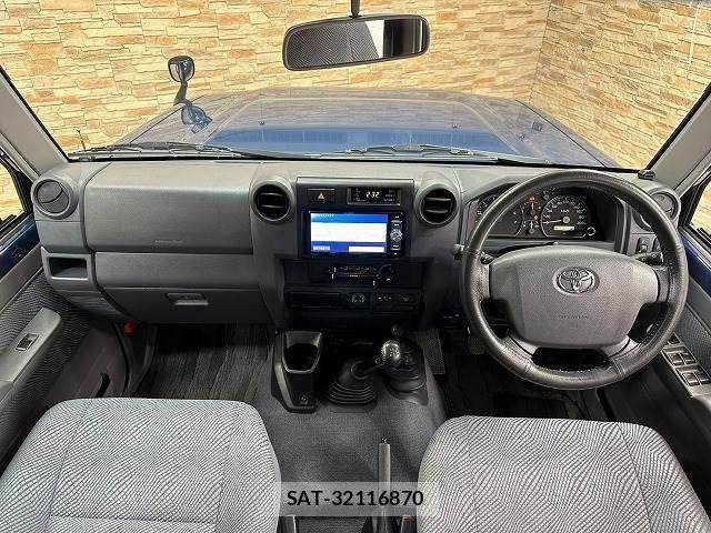 Toyota LAND CRUISER 2015-01 883555-1