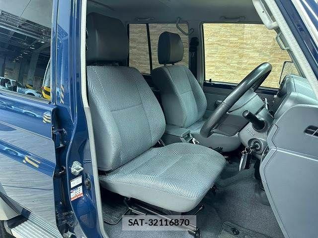 Toyota LAND CRUISER 2015-01 883555-4